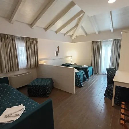 Magnificat Center Hotel 3*