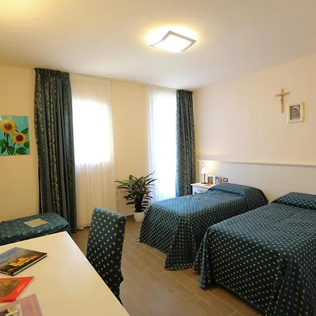 Magnificat Center Hotel 3*