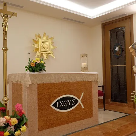 Magnificat Center Hotel