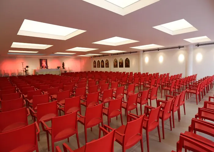 Magnificat Center Hotel