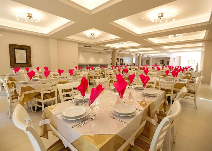 Magnificat Center 3*